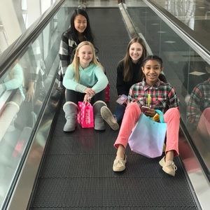 Meet your Posher, Macy